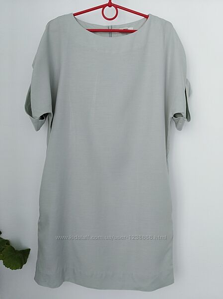 Стильное платье COS.