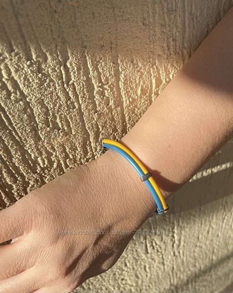 Жовто-блакитний патріотичний браслет із срібними деталями. 