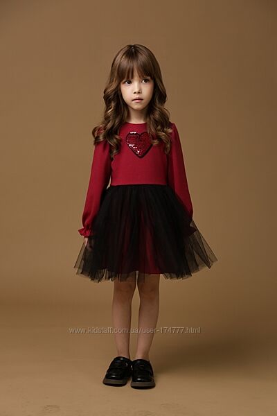 Дитяча святкова сукня з сердечком малинова розмір 104,116,122.