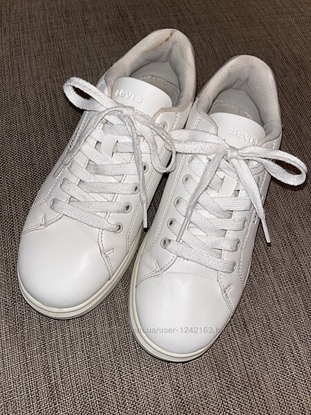 Кросівки білі Levis, розмір 38, устілка 23.5 см