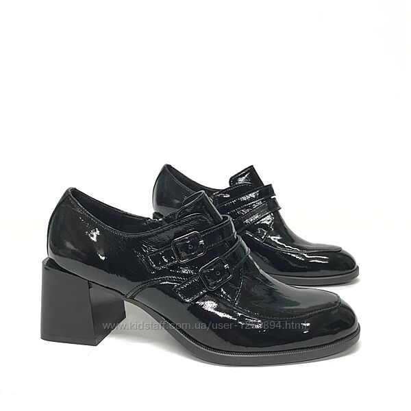 Новые туфли женские 40 р на каблуке 6 см черные лаковые с пряжками 