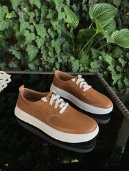 Новые женские спортивные туфли кроссовки 37 р кожаные на шнурках кеды