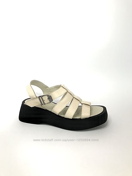 Новые светлые сандали 37 р летние мягкие босоножки беж женские