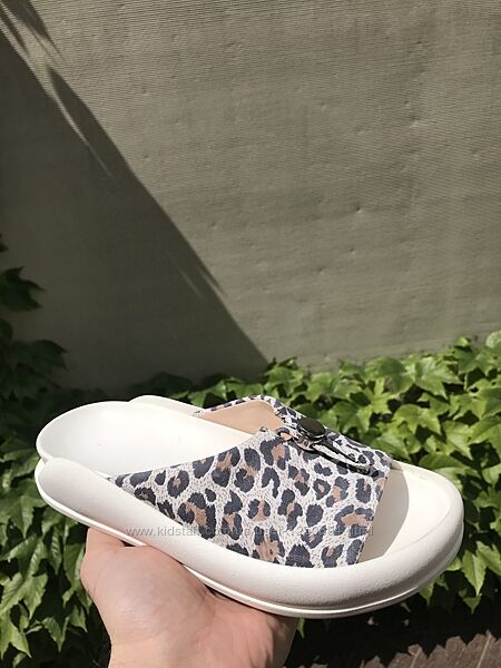 Новые летние шлёпанцы 37 р кожаные женские модные леопардовые