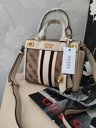 Мини кроссбоди Guess 