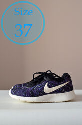 Жіночі кросівки Nike Tanjun Print Running, р. 37