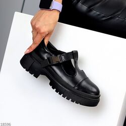 Стильні чорні демісезонні жіночі туфлі на рифленій підошві Код 18596