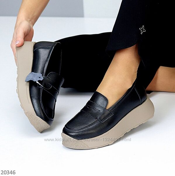 Молодіжні жіночі чорні жіночі туфлі лофери натуральна шкіра Код 20346