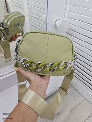 Невелика сумочка на 3 відділи, виконана із мякої еко шкіри КОД 70053