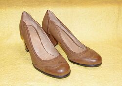 Туфли Queen новые коричневого цвета 38 размер