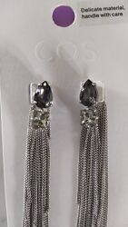 Стильні модні сережки від COS 