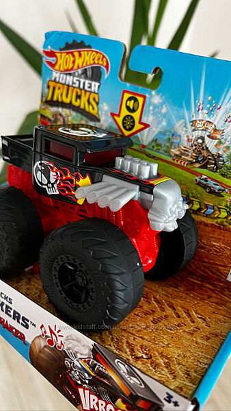 Машинка-позашляховик Hot Wheels Monster Trucks 143