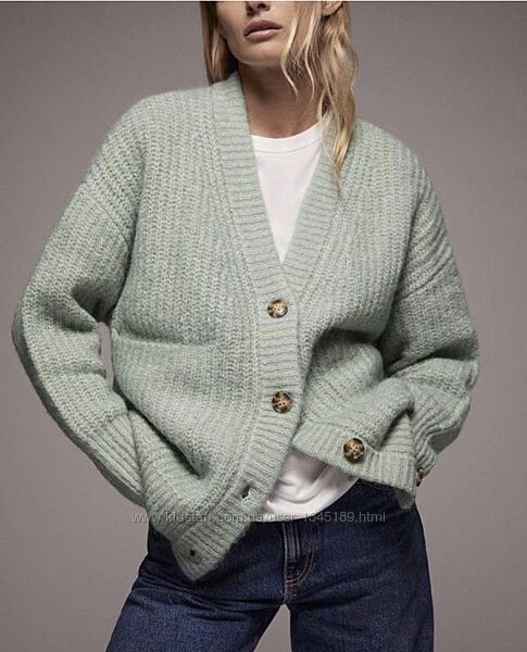 Теплий кардиган обємний светр Zara