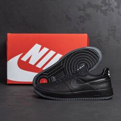 Мужские кожаные кроссовки с логотипом