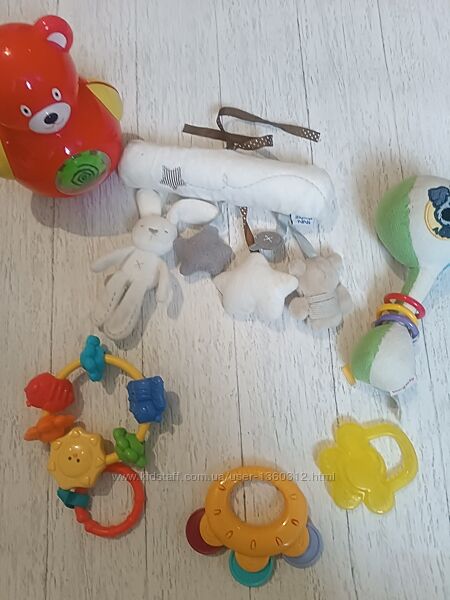 Іграшки для малюка одним лотом