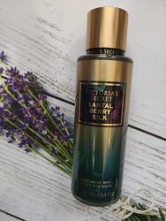 Парфумований спрей для тіла Victorias Secret Santal Berry Silk