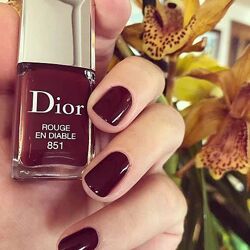 Лак для ногтей Dior rouge en diable 851