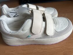 Кросівки для підлітка