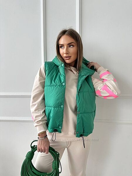 Стильна новиночка весняна жилеточка