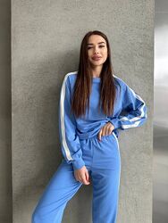 Спортивний костюм з лампасами