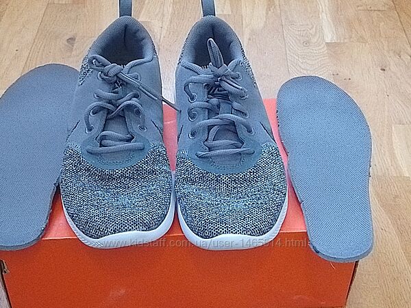 Чоловічі кросівки для бігу NIKE Flex Experience Rn 10 у відмінному стані