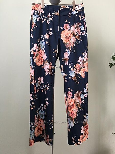 Класичні брюки / Штани в квітковий принт fiveunits