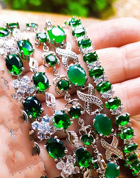Выбор зелених браслетов 925