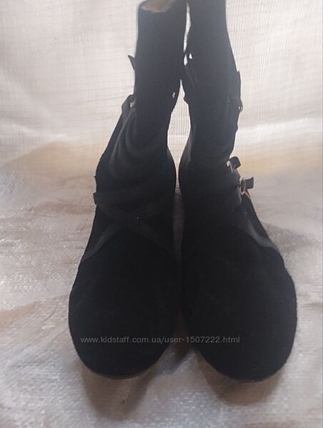 Полусапожки женские . Р .40.41
