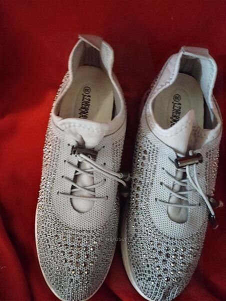 Женские кроссовки р 38/39 б/у 