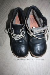  Зимние фирменные ботинки р-32 в отличном состоянии