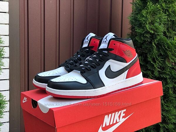 р.42   Мужские кроссовки-хайтопы Nike Air Jordan черно/бело/красные 