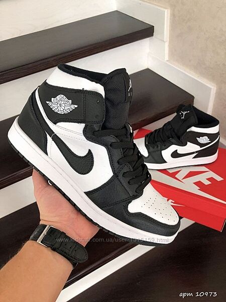 р.43  Мужские кроссовки Nike Air Jordan черно/белые 