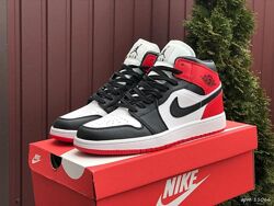 р.41, 43, 44 Мужские кроссовки Nike Air Jordan черно/бело/красные 