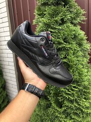 р. 41-46  Reebok Classic чорні