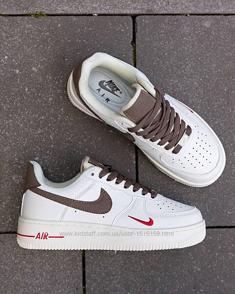 p.36-41  Nike Air Force 1 Low 07 Essenti Mocco