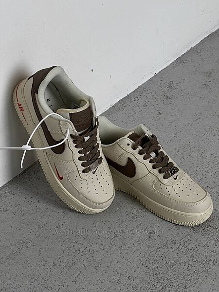 p.36, 38, 39, 40  Nike Air Force 1 Low 07 Essenti Mocco