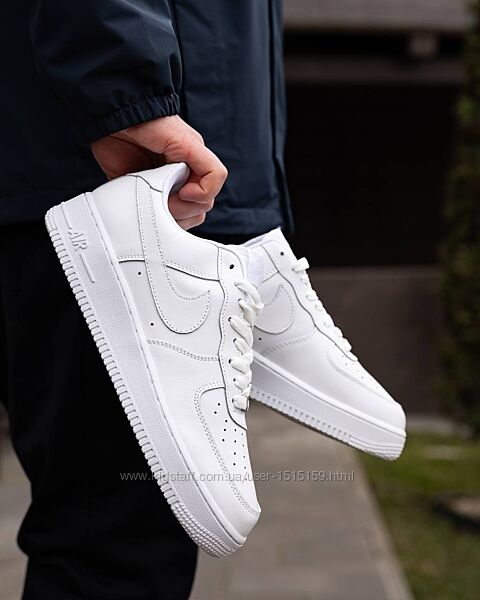 p.40-45  Nike Air Force 1 07 Leather White