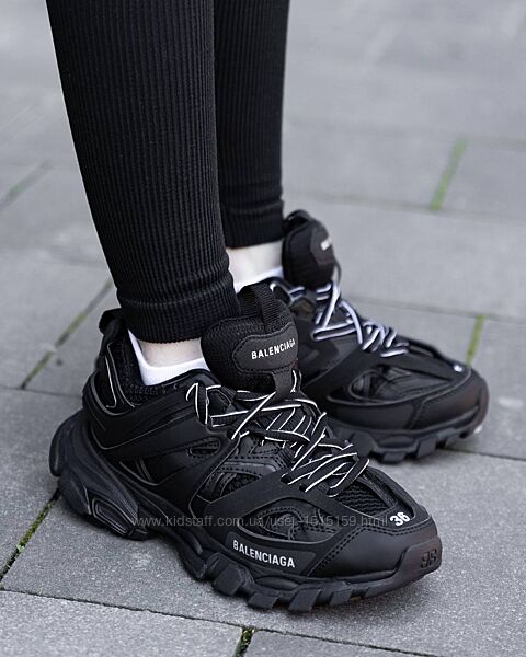 p.37-43   Balenciaga Track 3.0 Black  BL004