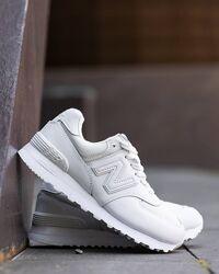 p.36   New Balance 574 White   NB081