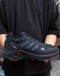 p.41  Adidas Terrex Gore-Tex Black  AD092