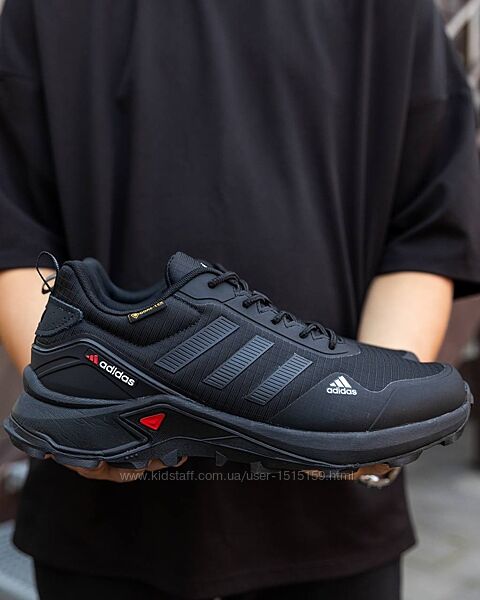p.41  Adidas Terrex Gore-Tex Black  AD092