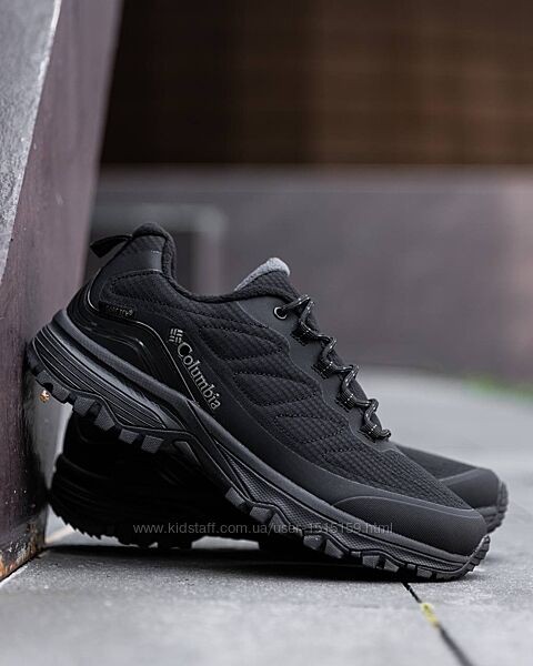 p.41-46   Columbia Gore-Tex Total Black  CL012