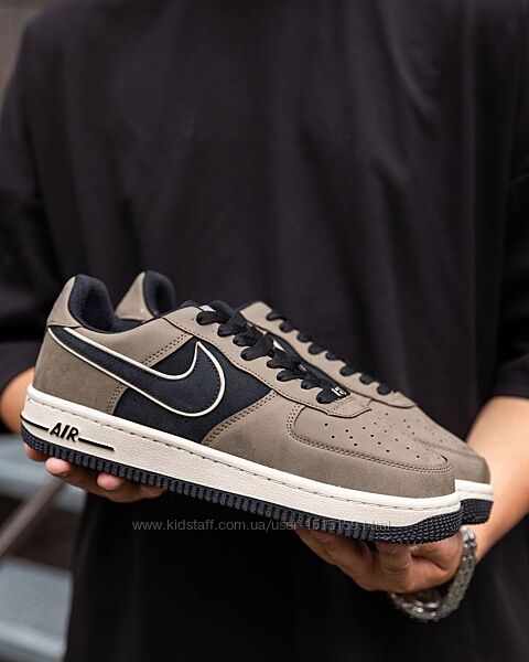 p.40-42 Nike Air Force Beige Black NK175