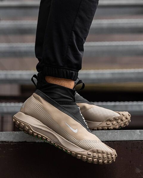 p.41-44    Nike ACG Mountain Fly Gore-Tex Beige Black   NK179