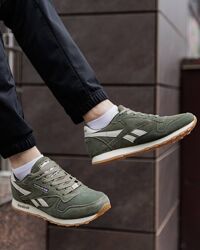 p.43  Reebok Classic Leather Cloud Green  RB029