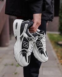 p.41, 43, 44 New Balance 530 White Black NB100