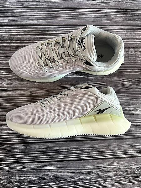 p.42-44  Reebok Zig Kinetica Silver  RB023