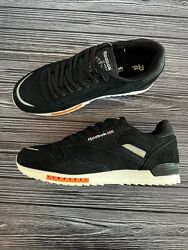 p.44  Reebok Classic Super Leather Black  RB016