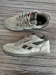 p.41  Reebok Classic Leather Silver Black  RB009