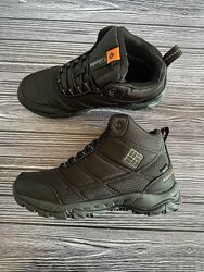 p.42 Columbia Waterproof Black CL007